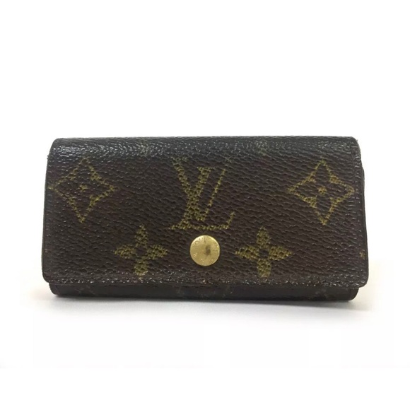 Louis Vuitton Handbags - Louis Vuitton key holder